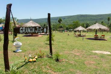 Granja J&C - Posada Cerro Mbatovi