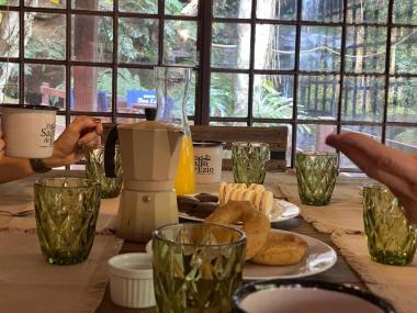 comedor con con cocina equipada