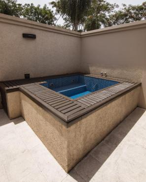 jacuzzi
